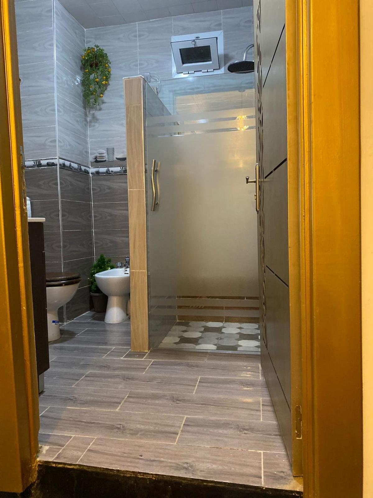 Appartement 3 Chambres Avec Balcon 丹吉尔 外观 照片